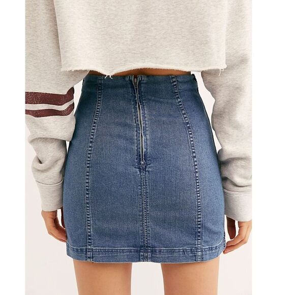 Free People Modern Femme Medium Wash Stretch Denim Mini Skirt Size 4 - Picture 2 of 6